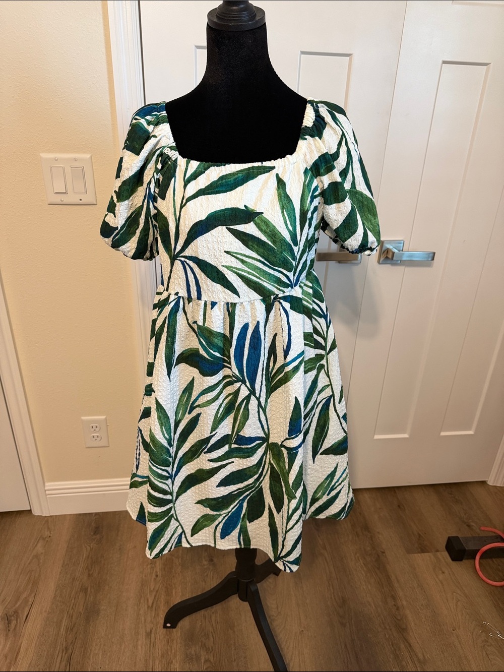 Time and Tru White Mini Dress with Green and Blue Leaf Print